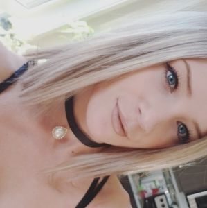 Meet your Posher, Adrianna